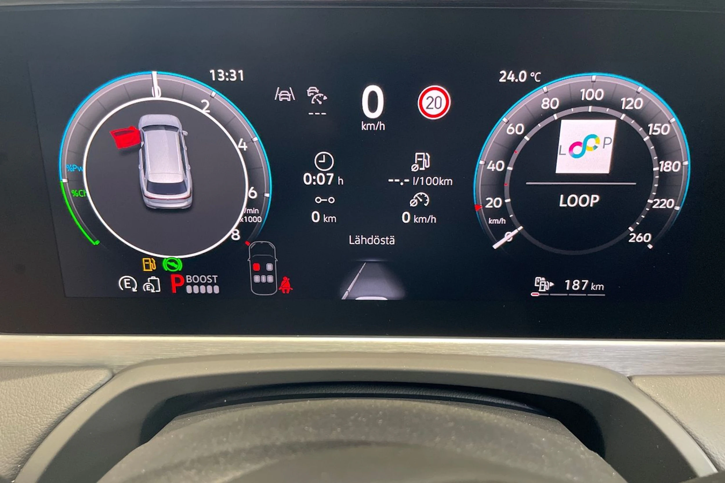 valkoinen Volkswagen Passat 2026 kuva 19.