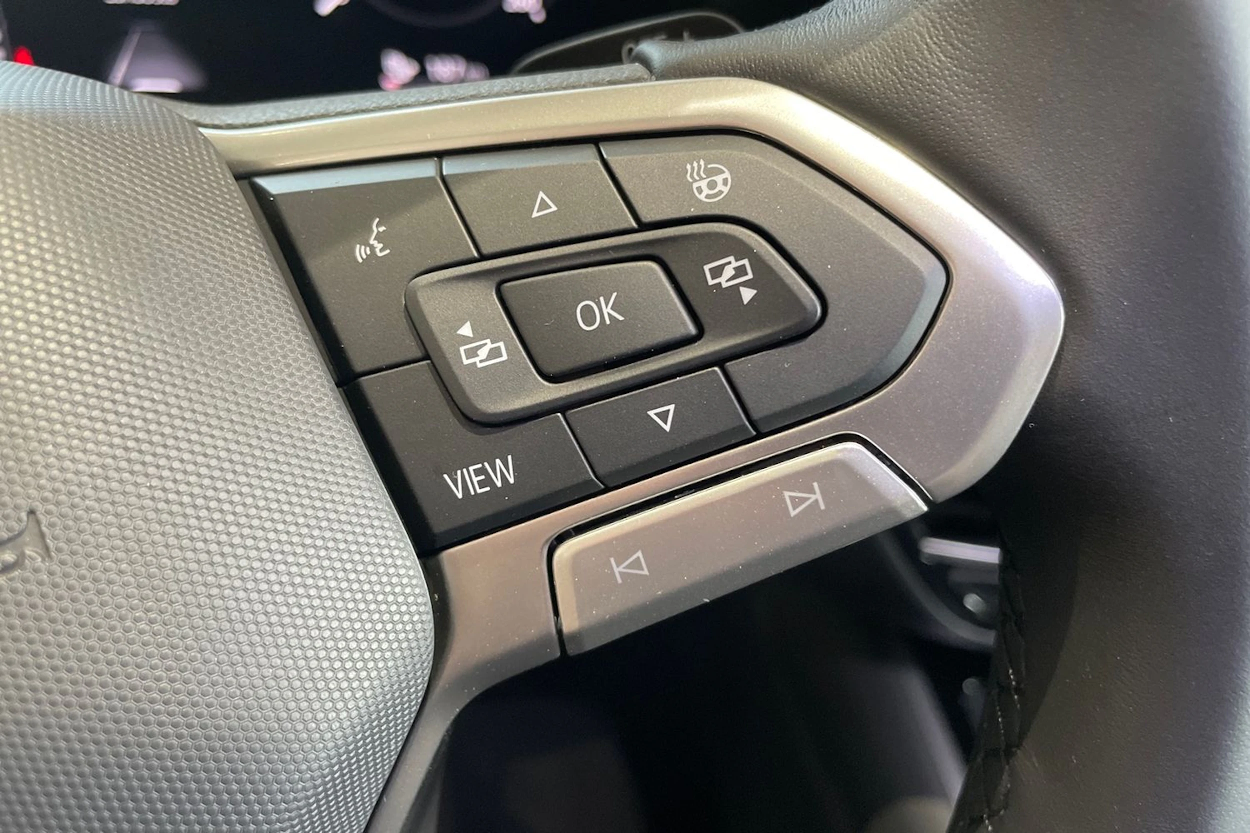 valkoinen Volkswagen Passat 2026 kuva 20.