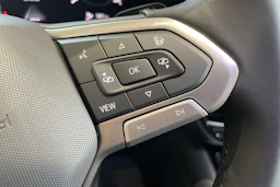 valkoinen Volkswagen Passat 2026 kuva 20.