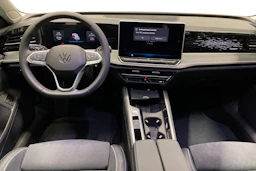 harmaa Volkswagen Passat 2026 kuva 7.