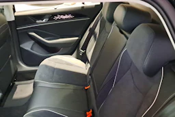 musta Volkswagen Passat 2026 kuva 8.