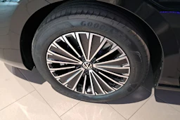 musta Volkswagen Passat 2026 kuva 10.