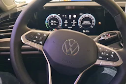 musta Volkswagen Passat 2026 kuva 12.