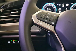 musta Volkswagen Passat 2026 kuva 13.
