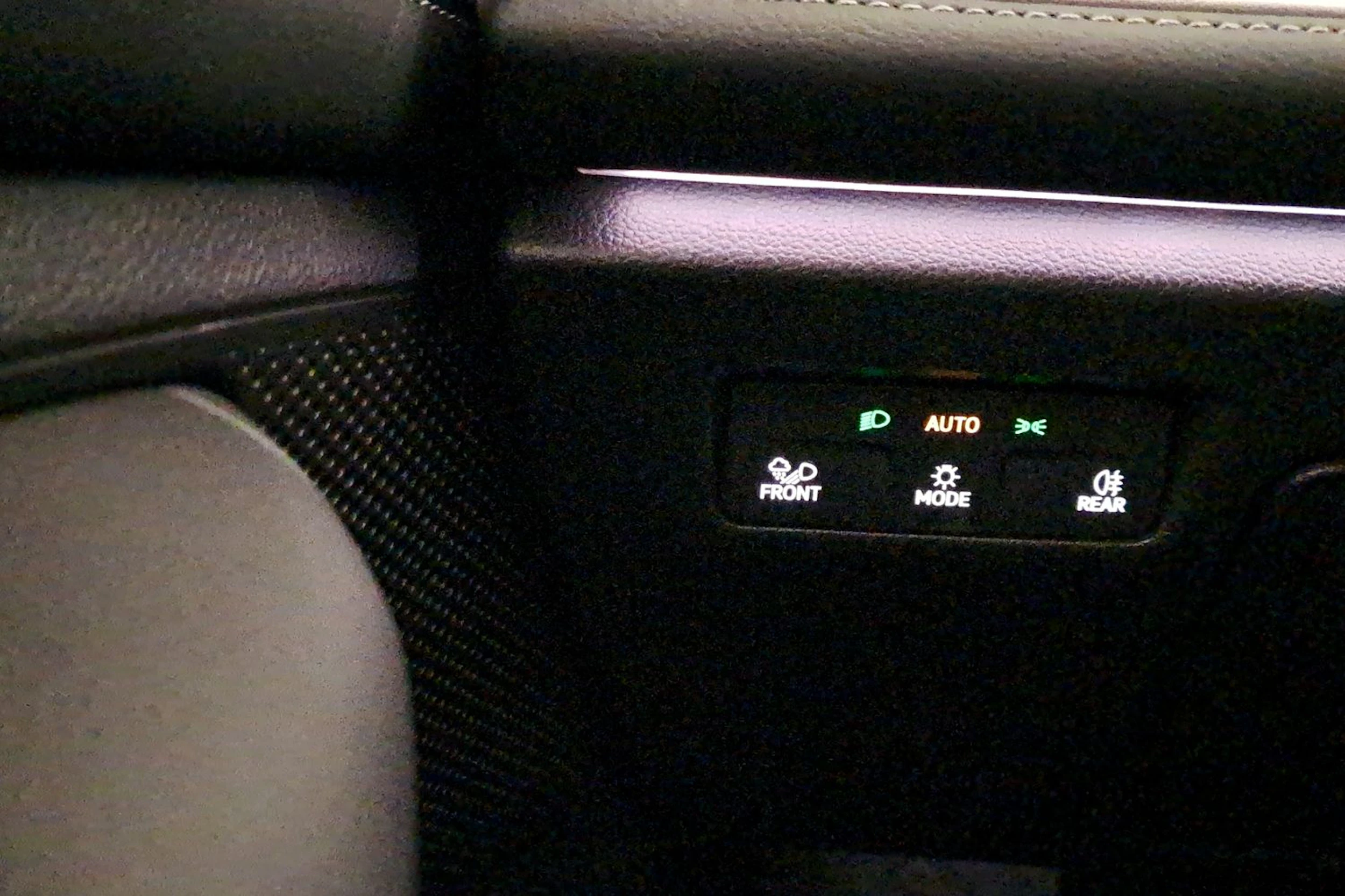 musta Volkswagen Passat 2026 kuva 14.