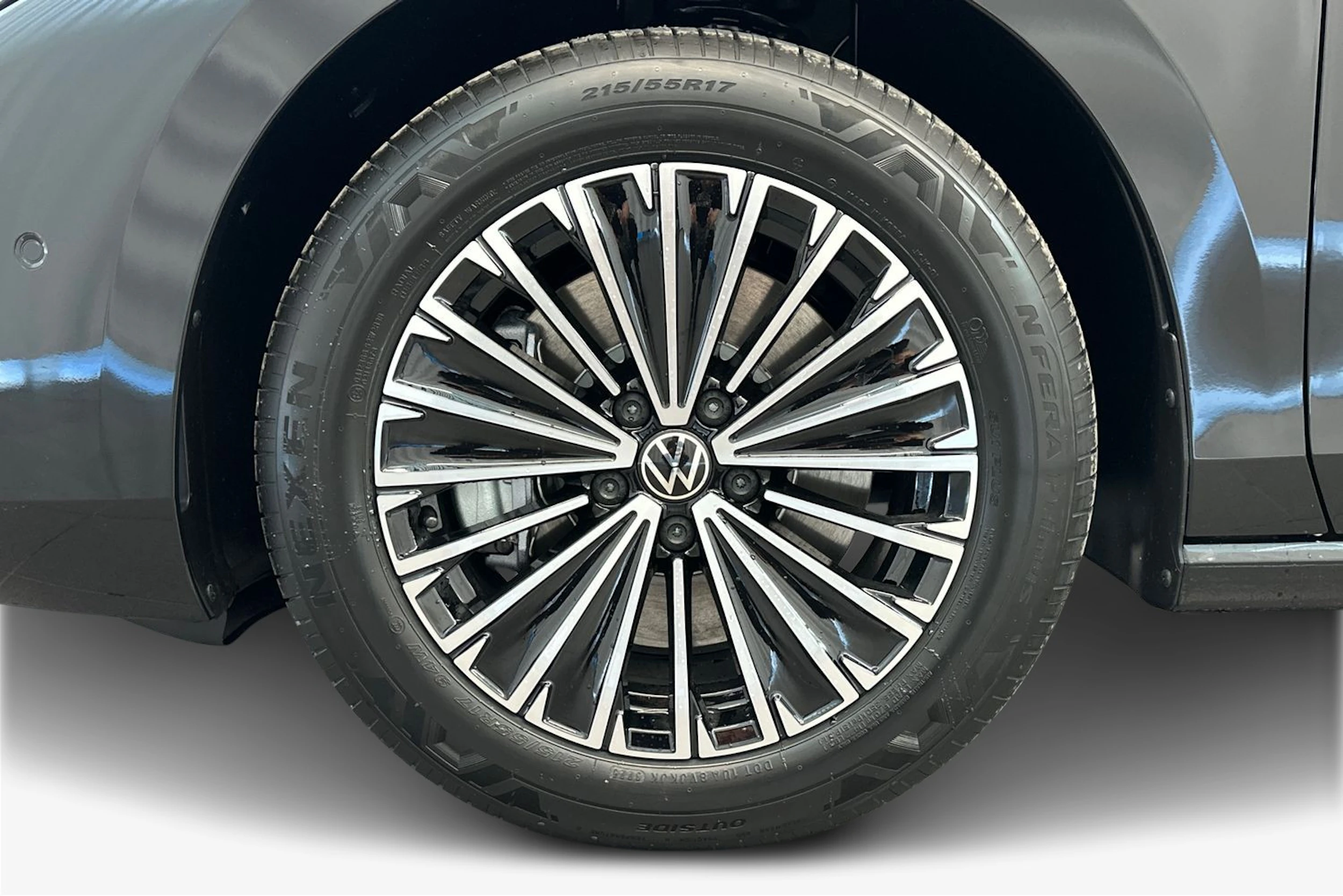 musta Volkswagen Passat 2026 kuva 9.