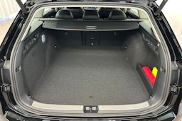 musta Volkswagen Passat 2026 kuva 11.