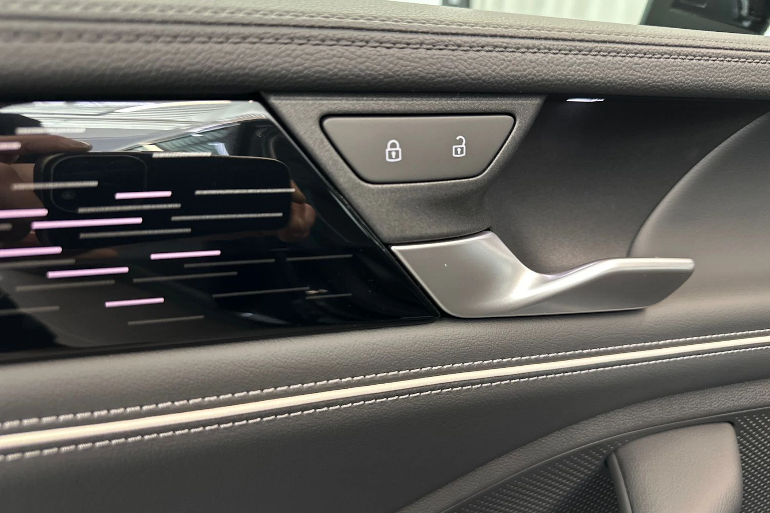 musta Volkswagen Passat 2026 kuva 16.