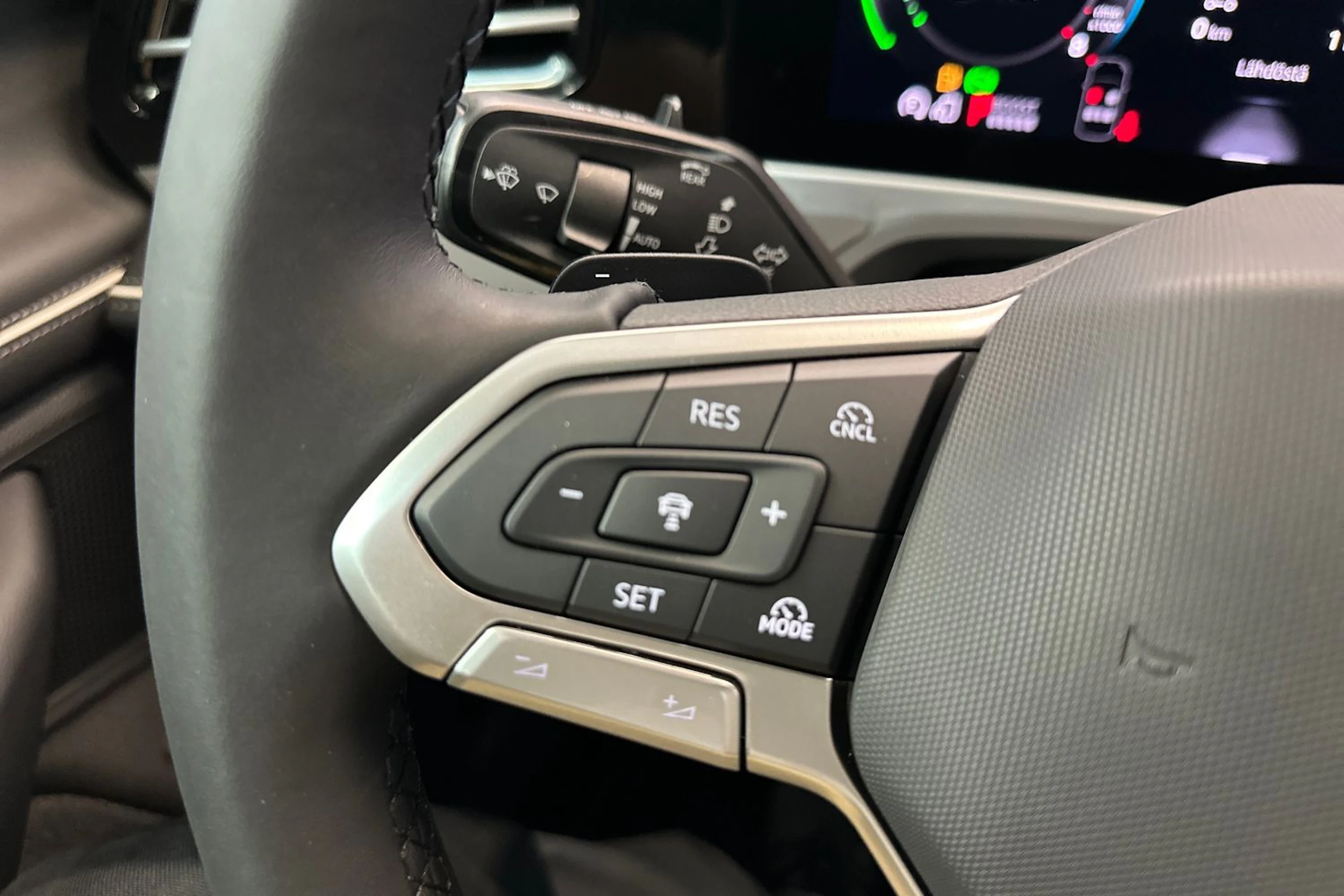 musta Volkswagen Passat 2026 kuva 21.