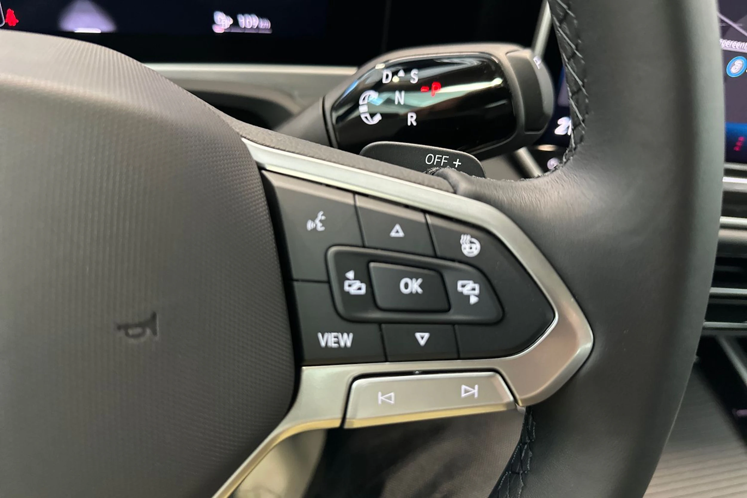 musta Volkswagen Passat 2026 kuva 22.
