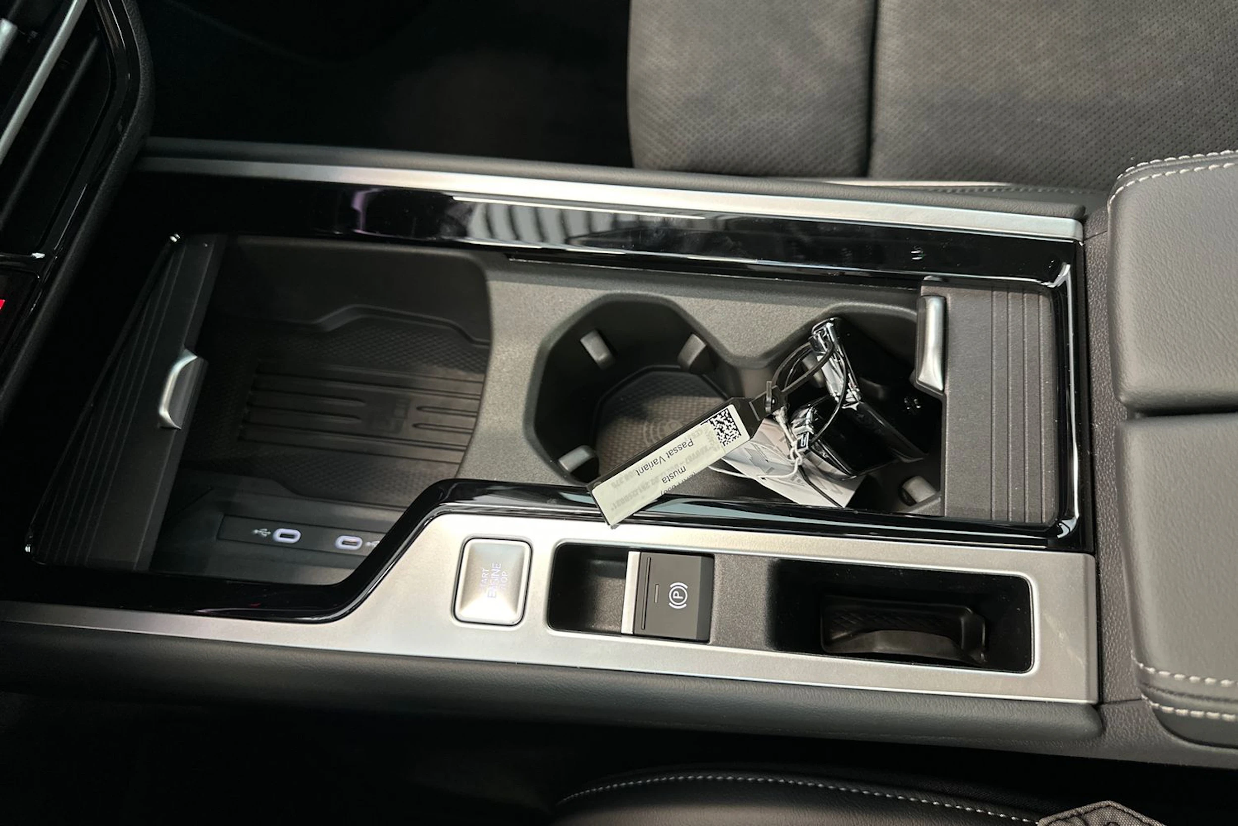 musta Volkswagen Passat 2026 kuva 29.