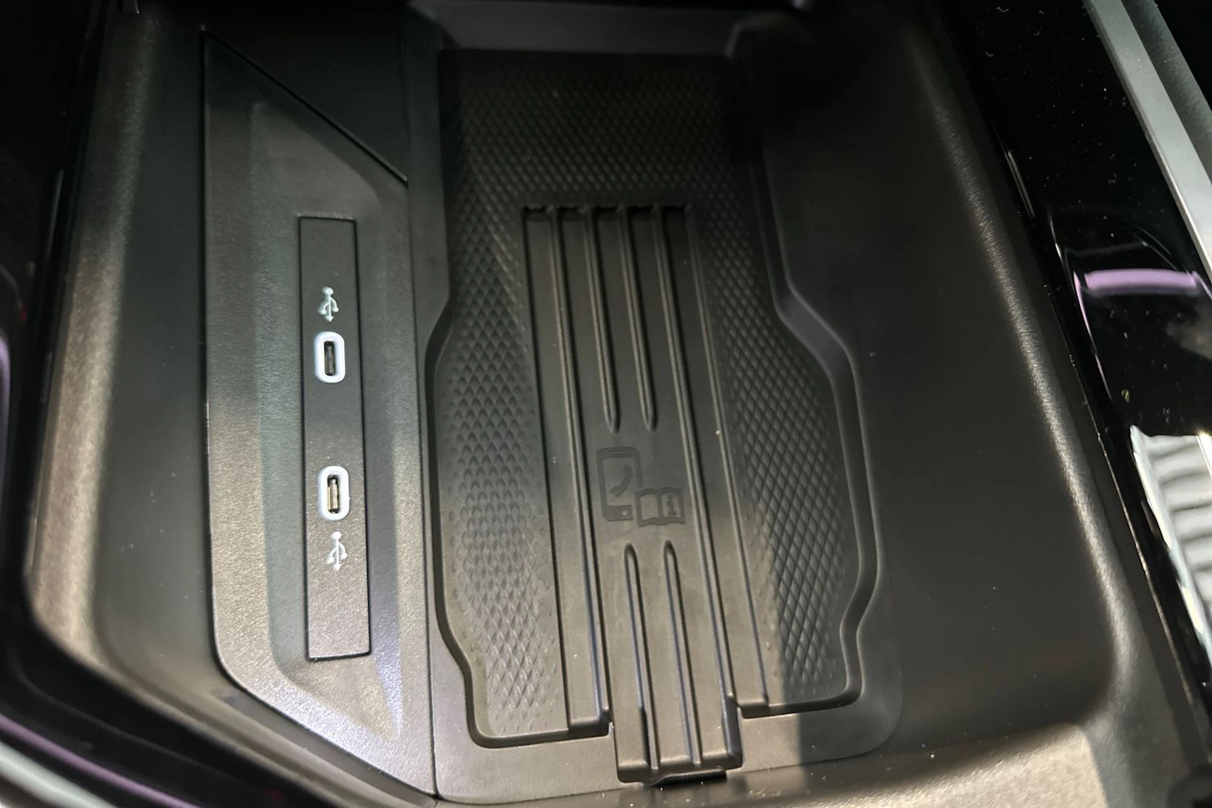 musta Volkswagen Passat 2026 kuva 30.