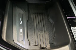 musta Volkswagen Passat 2026 kuva 30.