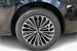 musta Volkswagen Passat 2026 kuva 9.