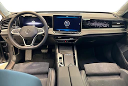 harmaa Volkswagen Passat 2026 kuva 7.