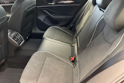 harmaa Volkswagen Passat 2026 kuva 8.