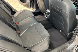 harmaa Volkswagen Passat 2026 kuva 12.