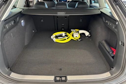 harmaa Volkswagen Passat 2026 kuva 13.