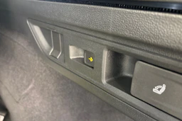 harmaa Volkswagen Passat 2026 kuva 15.