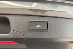 harmaa Volkswagen Passat 2026 kuva 17.