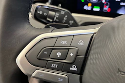 harmaa Volkswagen Passat 2026 kuva 21.