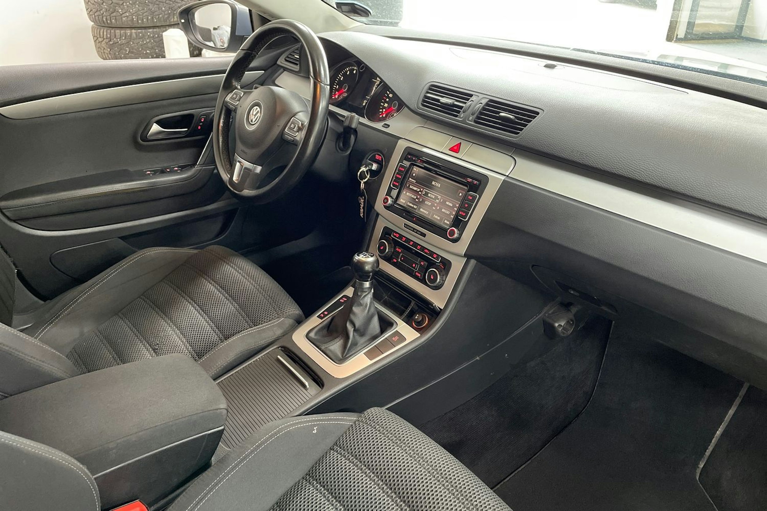Harmaa Volkswagen PASSAT CC 2009 kuva 15.