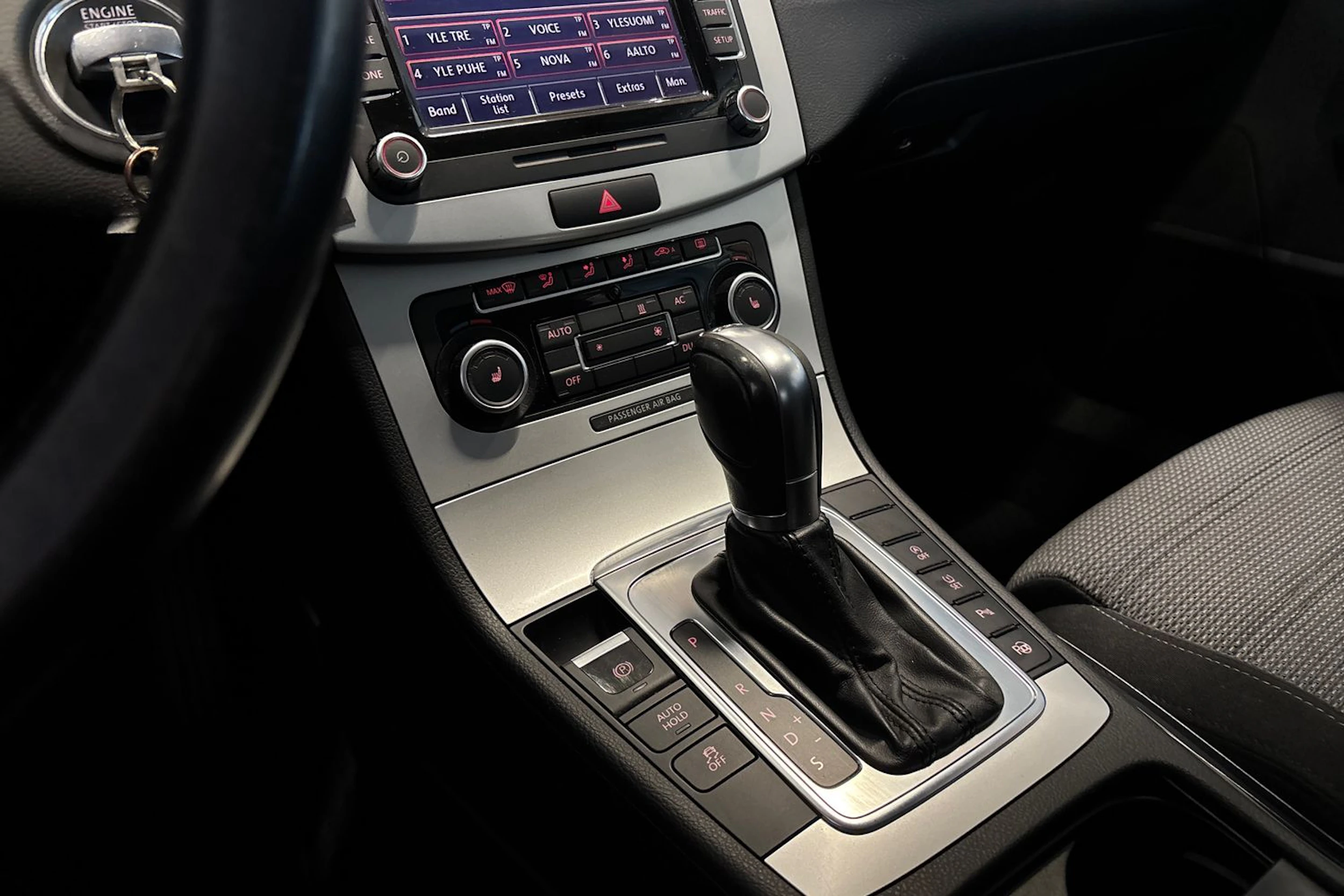 Ruskea (beige) Volkswagen PASSAT CC 2011 kuva 18.