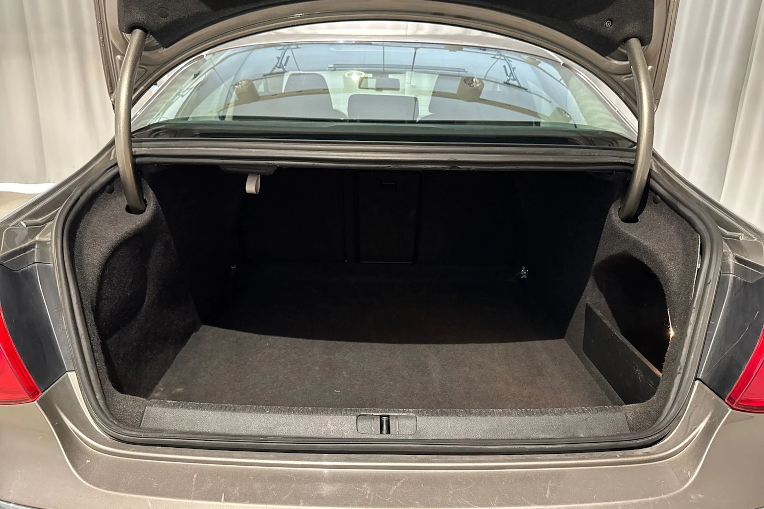 ruskea (beige) Volkswagen Passat CC 2011 kuva 16.