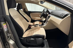 ruskea (beige) Volkswagen Passat CC 2011 kuva 17.