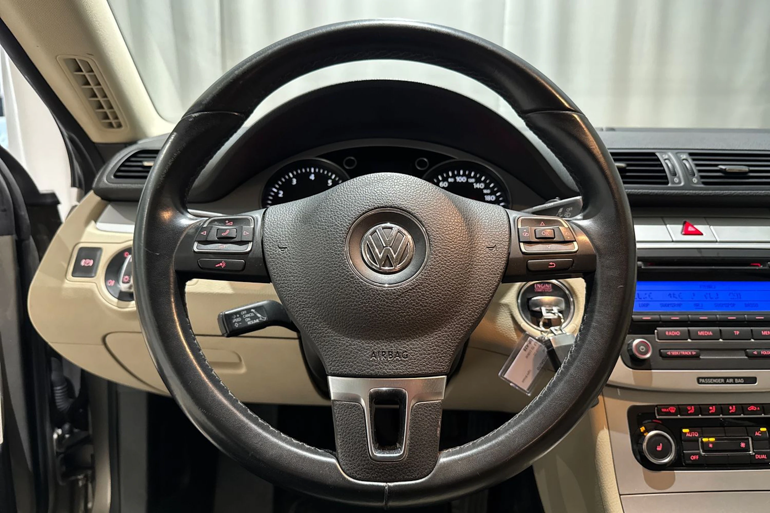 ruskea (beige) Volkswagen Passat CC 2011 kuva 19.