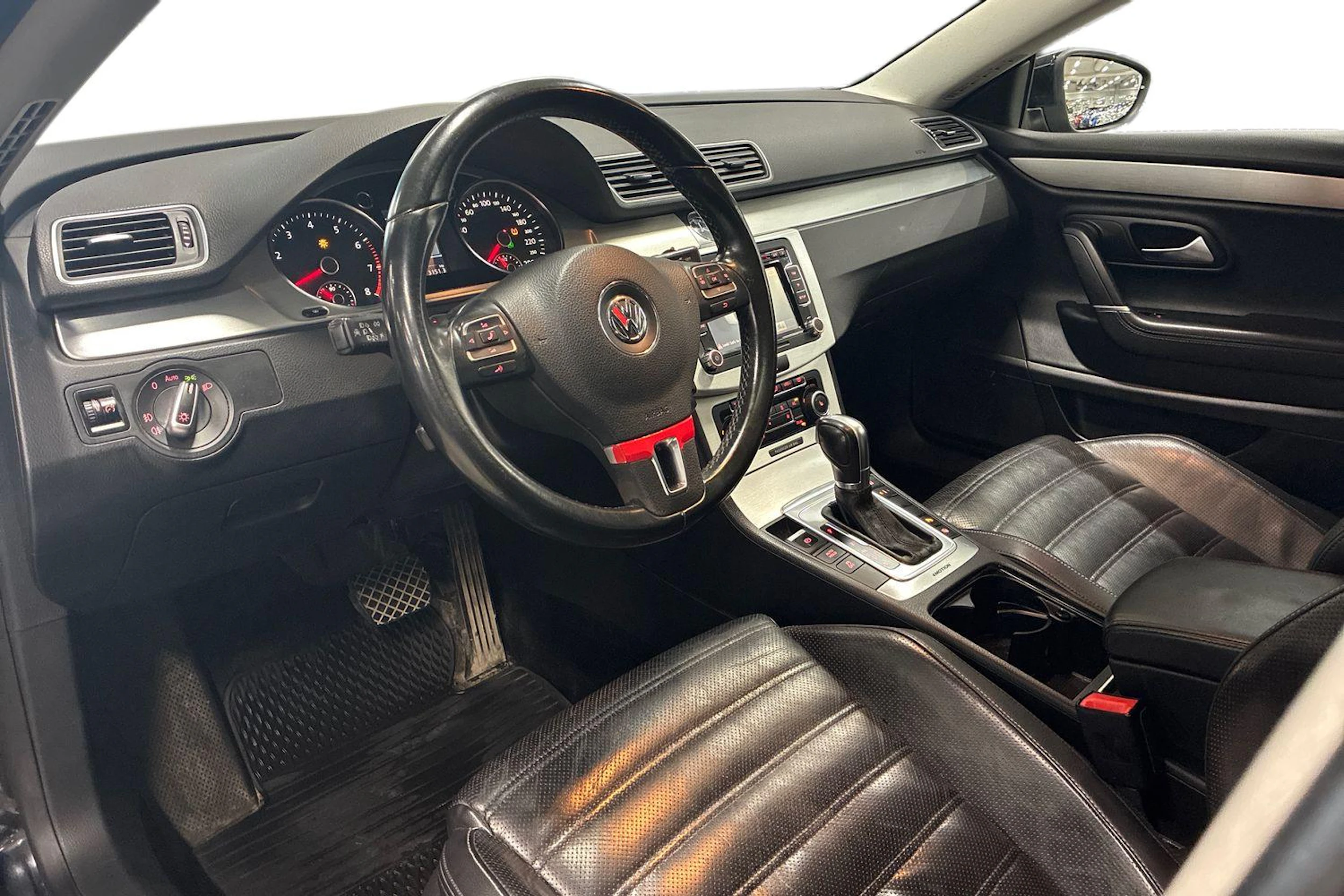 musta Volkswagen Passat CC 2011 kuva 6.