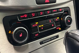 musta Volkswagen Passat CC 2011 kuva 18.