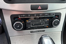 Musta Volkswagen PASSAT CC 2011 kuva 16.