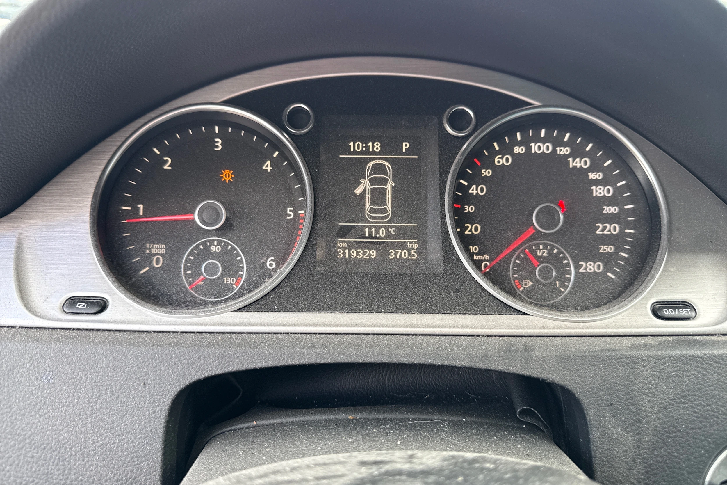 Musta Volkswagen PASSAT CC 2011 kuva 19.