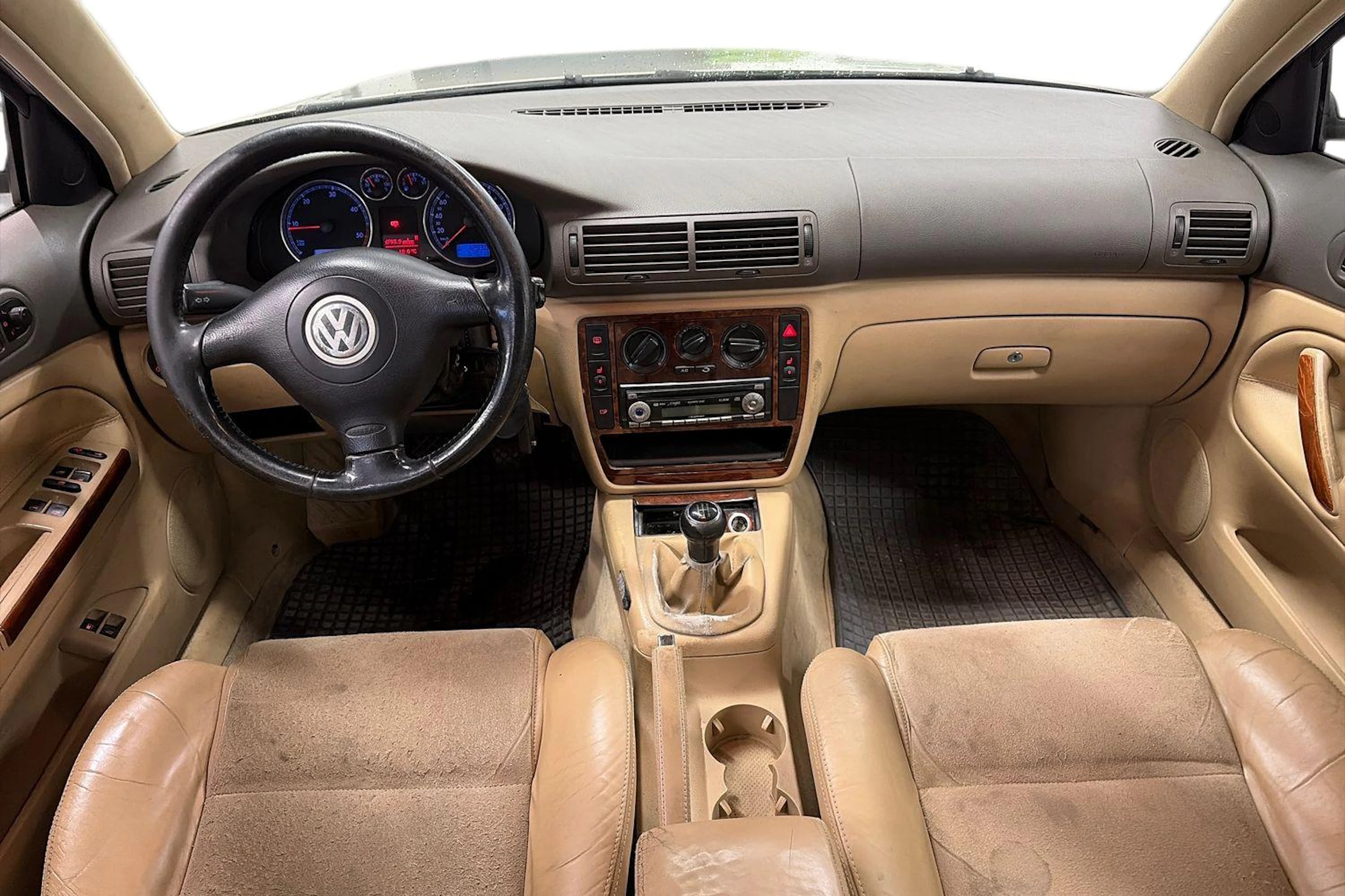 Ruskea (beige) Volkswagen Passat 2005 kuva 7.