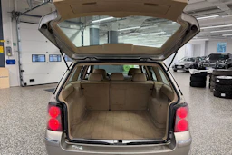 Ruskea (beige) Volkswagen Passat 2005 kuva 11.