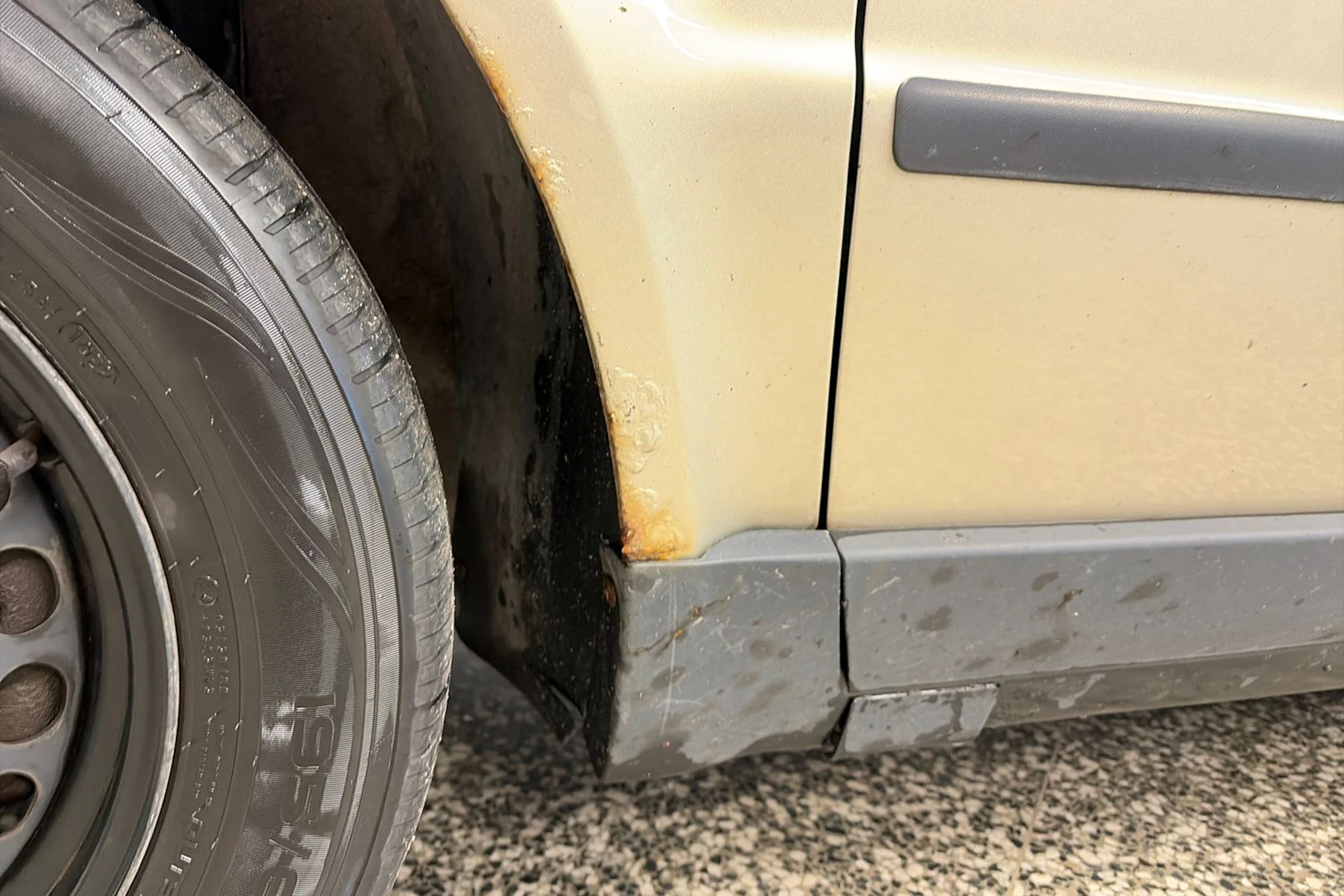 Ruskea (beige) Volkswagen Passat 2005 kuva 18.