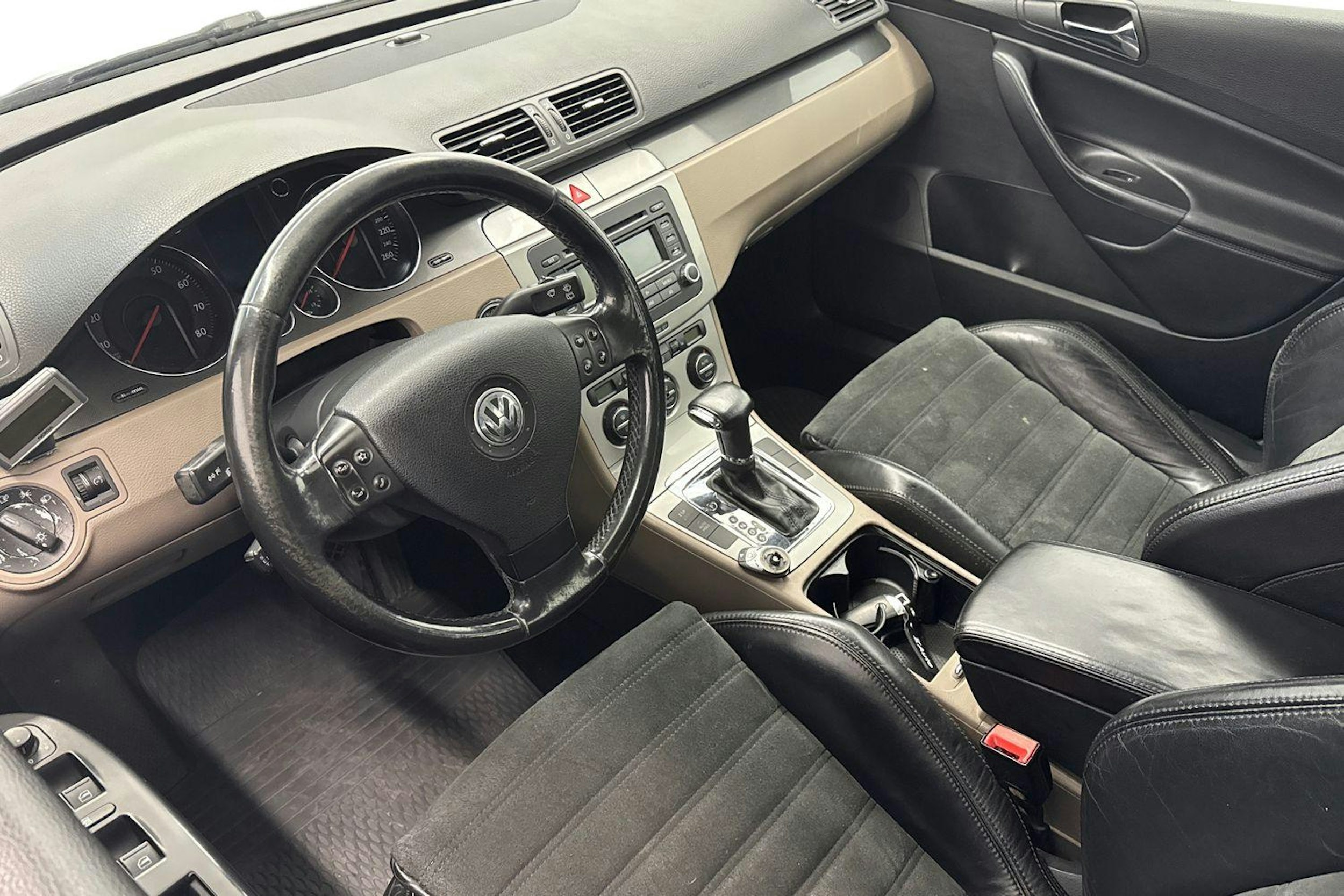 Ruskea (beige) Volkswagen Passat 2006 kuva 6.