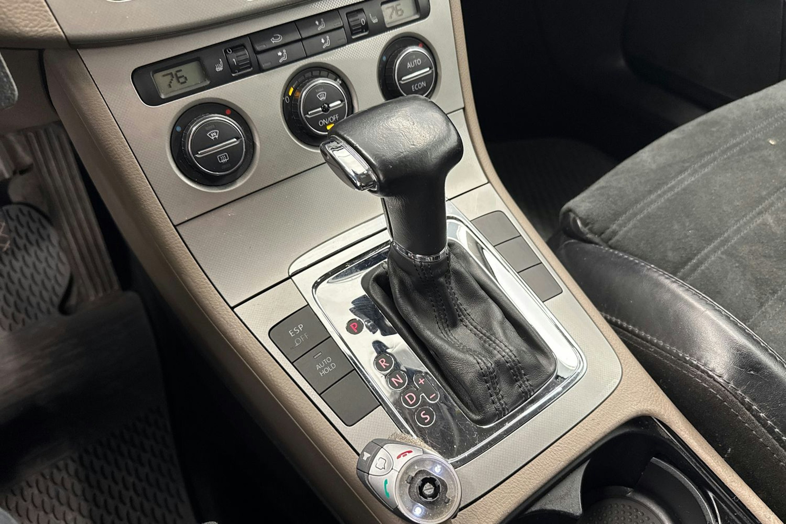 Ruskea (beige) Volkswagen Passat 2006 kuva 15.