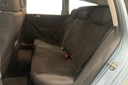 sininen Volkswagen Passat 2006 kuva 8.