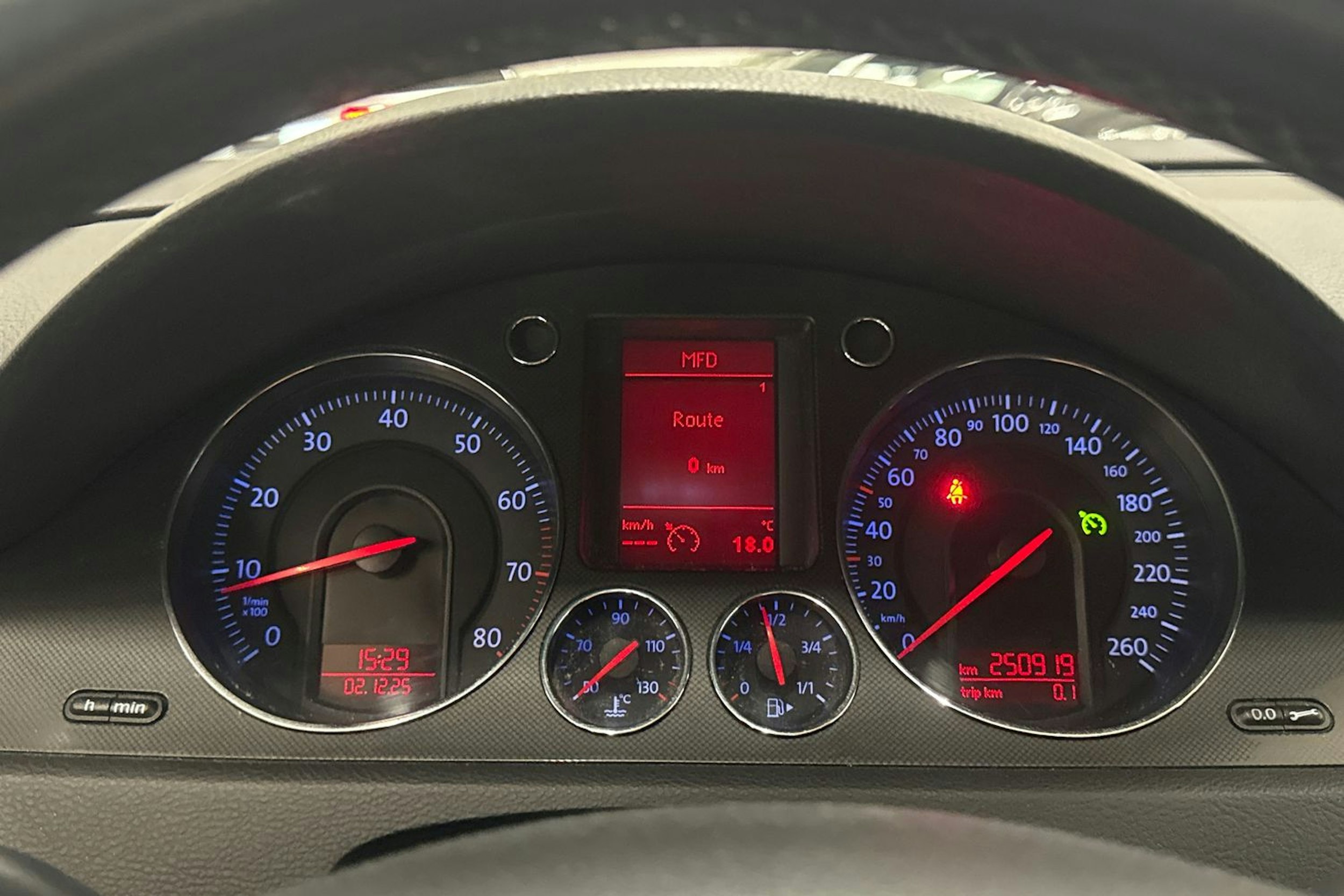 sininen Volkswagen Passat 2006 kuva 15.