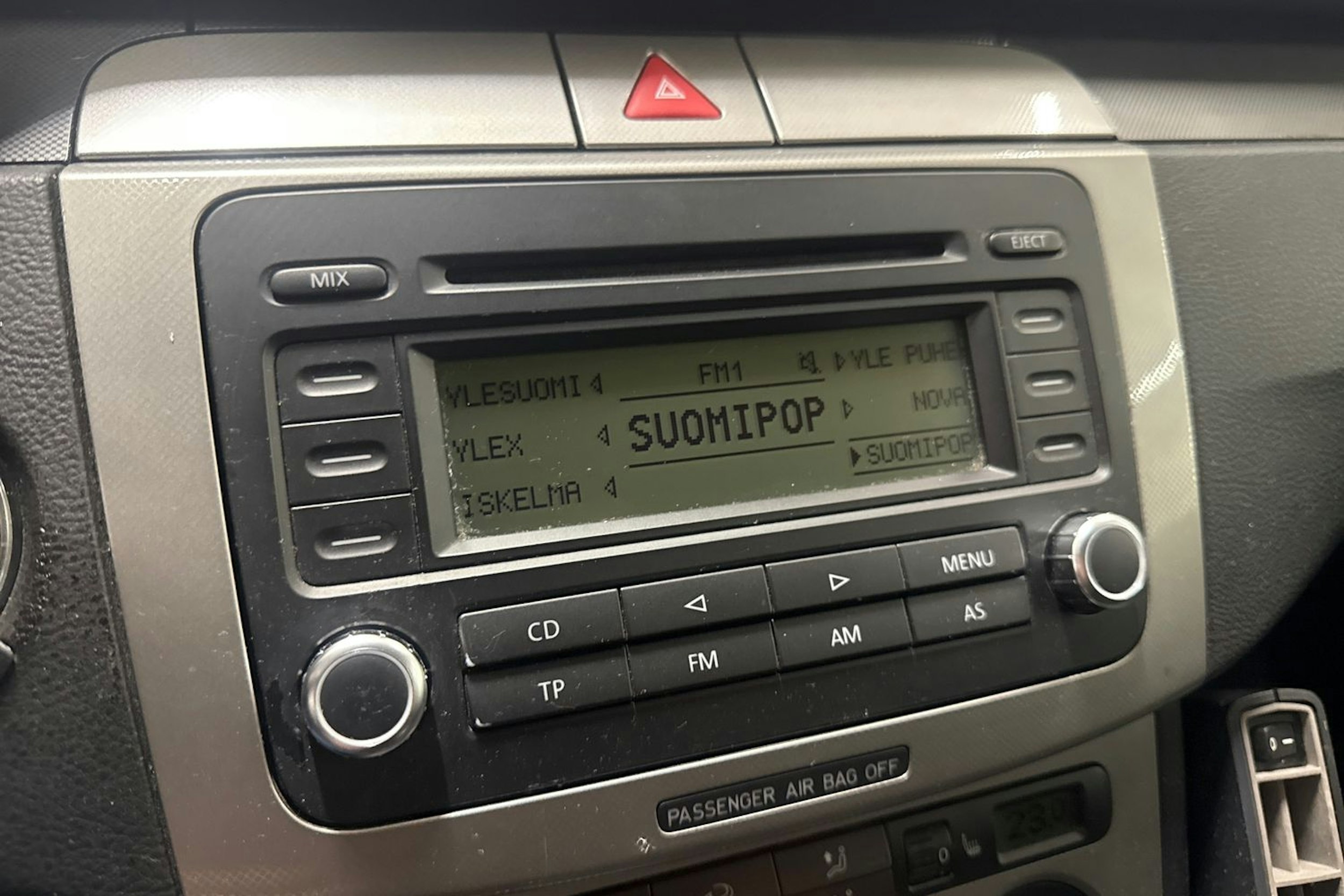 sininen Volkswagen Passat 2006 kuva 17.