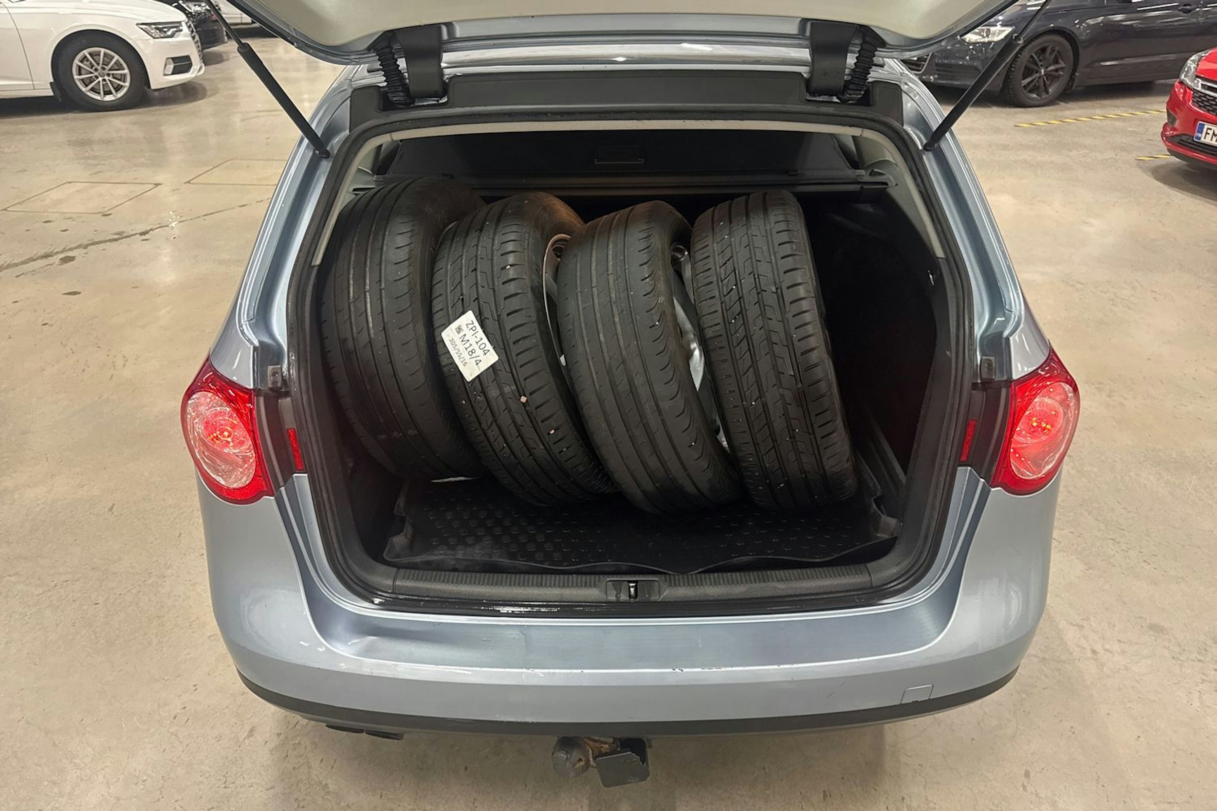 sininen Volkswagen Passat 2006 kuva 19.