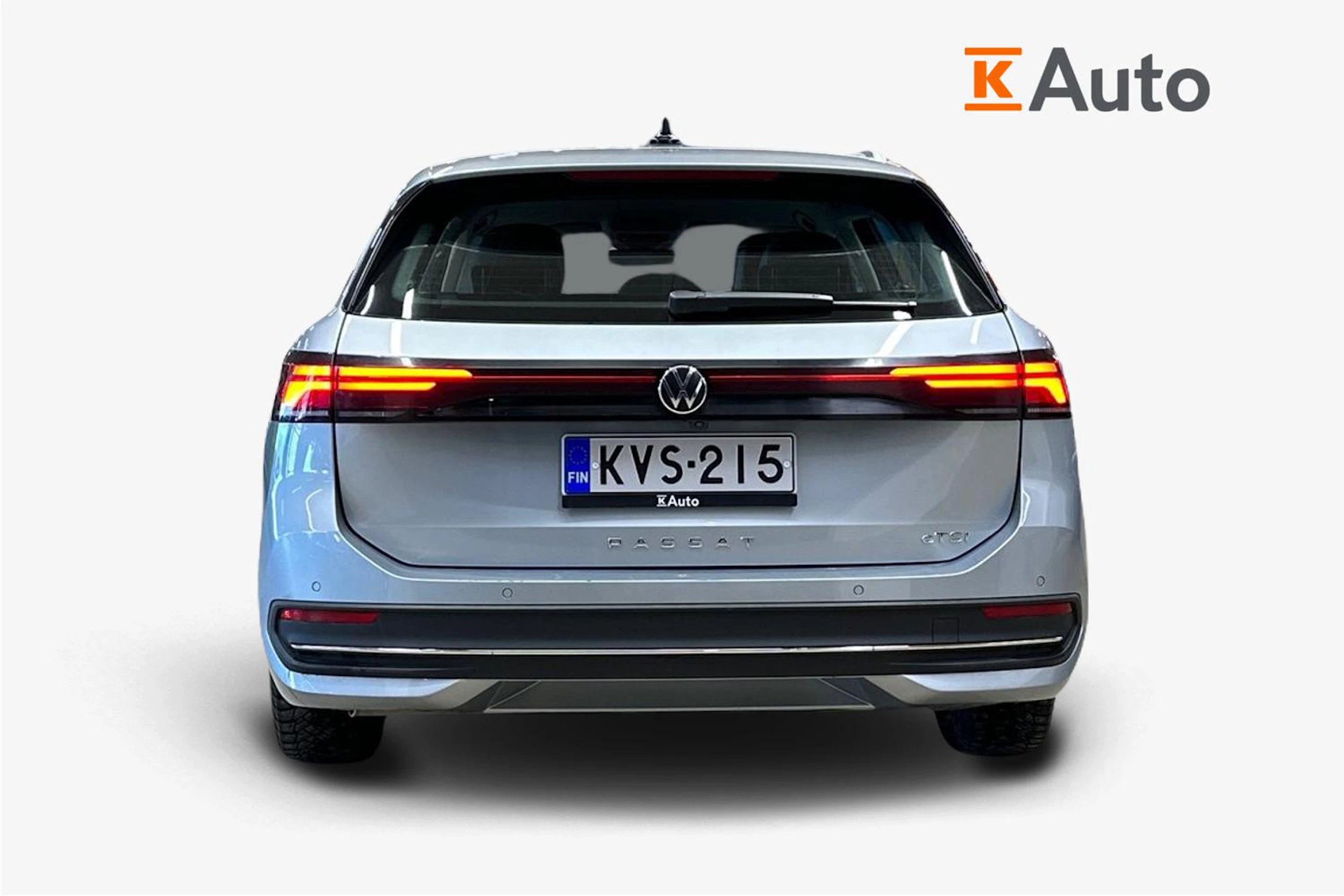 Harmaa Volkswagen Passat 2024 kuva 4.