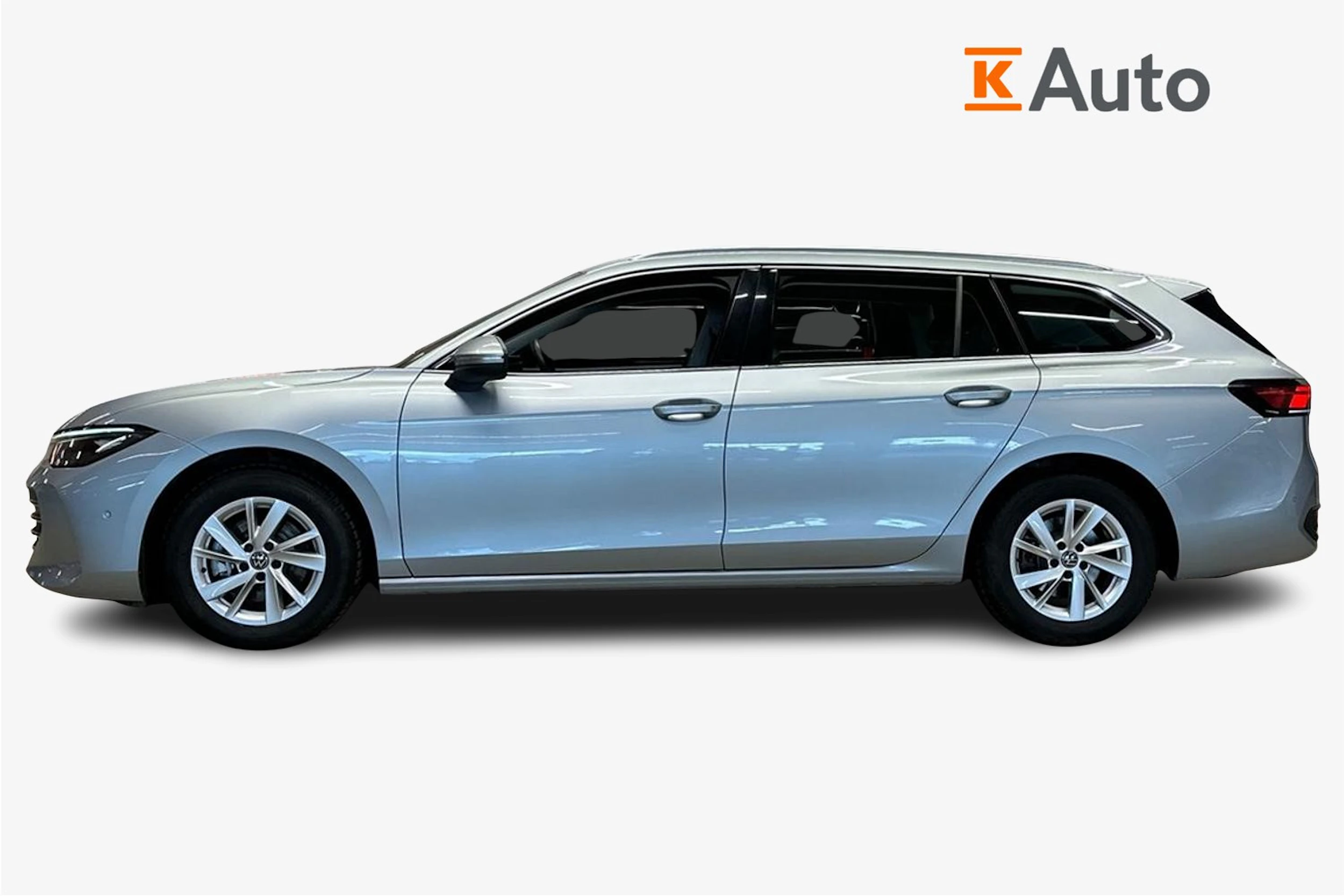 Harmaa Volkswagen Passat 2024 kuva 7.