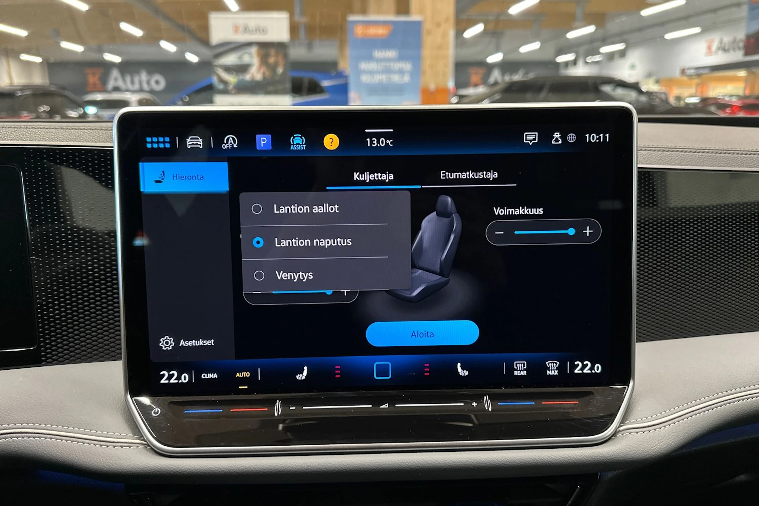 Harmaa Volkswagen Passat 2024 kuva 19.