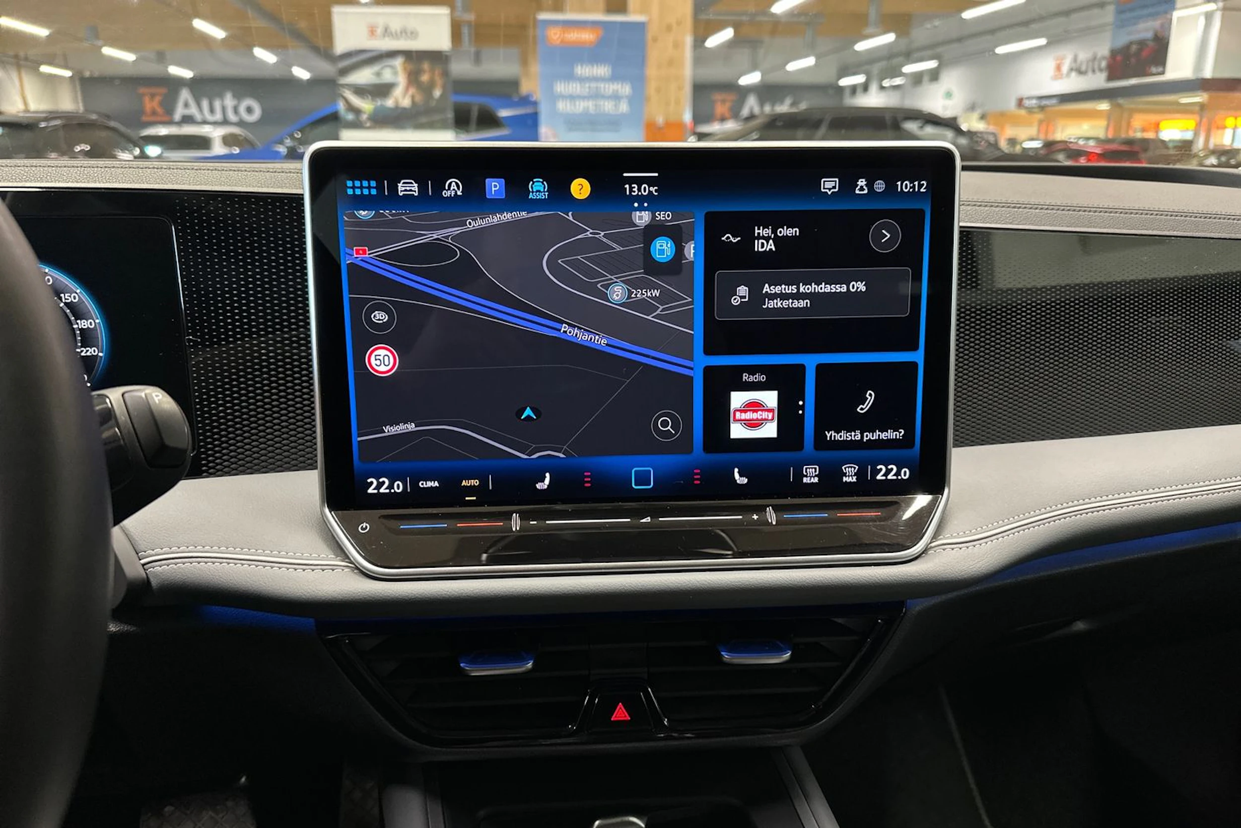 Harmaa Volkswagen Passat 2024 kuva 24.