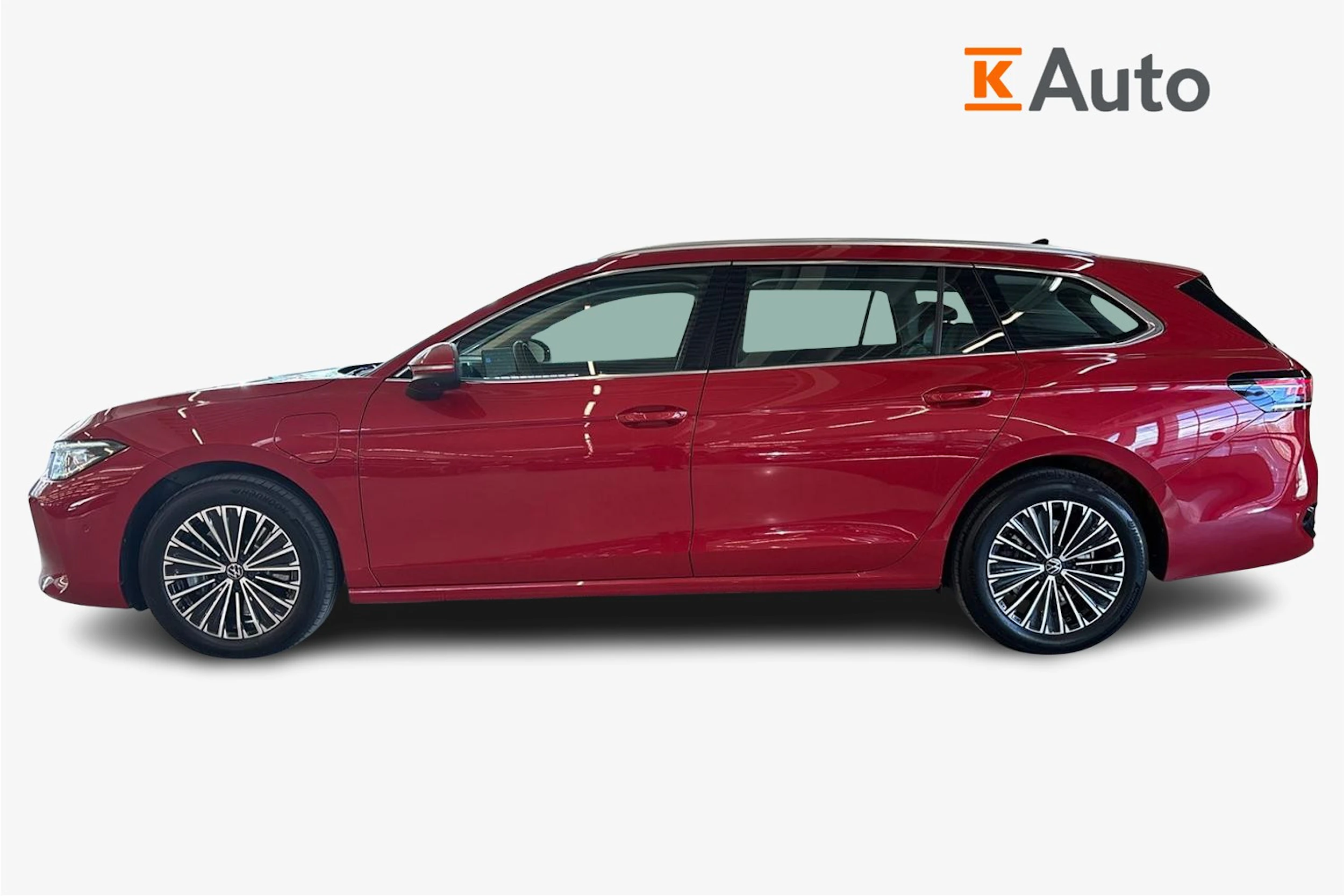 punainen Volkswagen Passat 2024 kuva 7.
