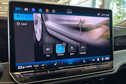 punainen Volkswagen Passat 2024 kuva 23.