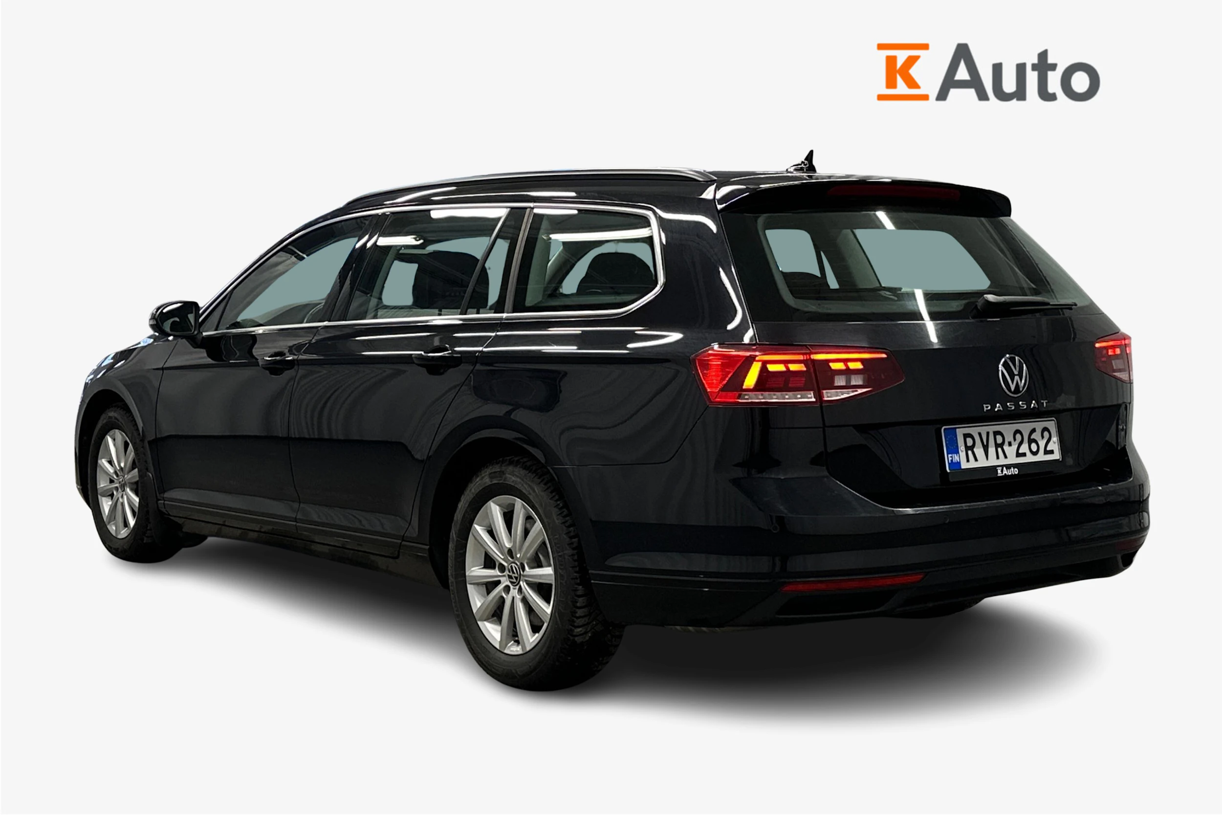 musta Volkswagen Passat 2024 kuva 2.